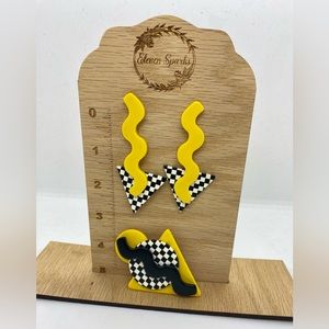 Vintage Funky 80’s yellow/checkered earring and pin set